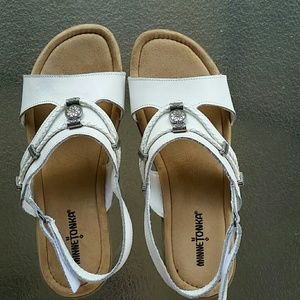 Minnetonka white Sylvia sandals